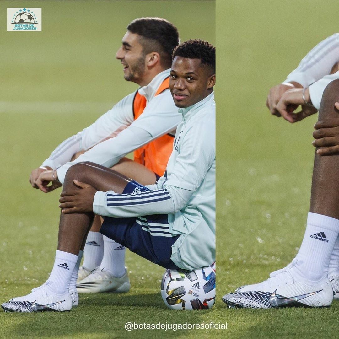 Botas de best sale cristiano ronaldo 2020